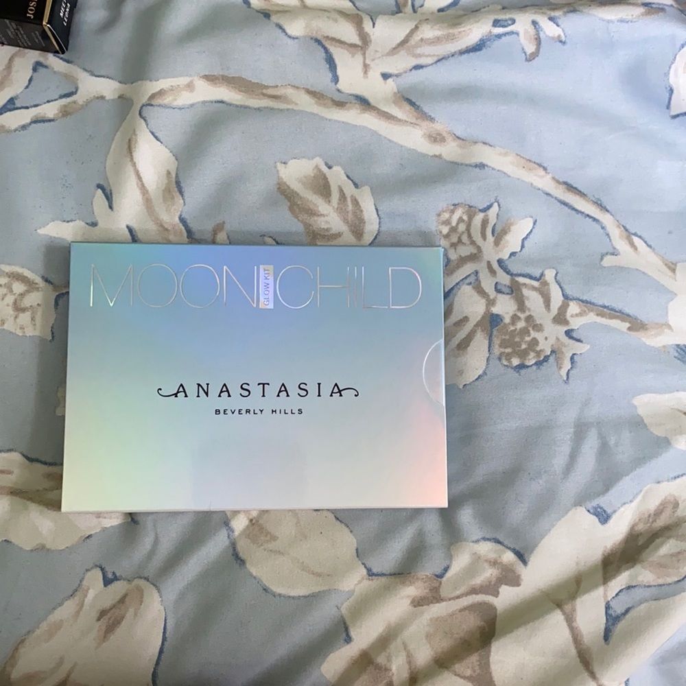 Anastasia Beverly Hills MOON CHILD GLOW KIt